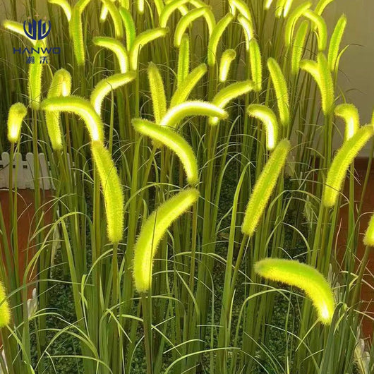 Lámpara Solar LED Decorativa con Pasto Artificial para Jardín - Image 4