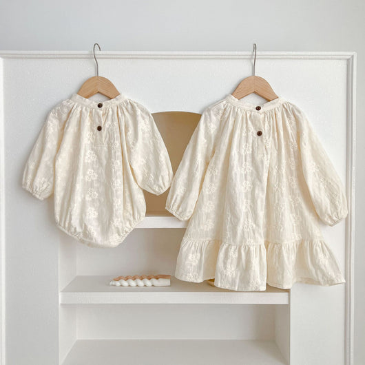 Enterizo Infantil con Bordados Delicados - Image 11