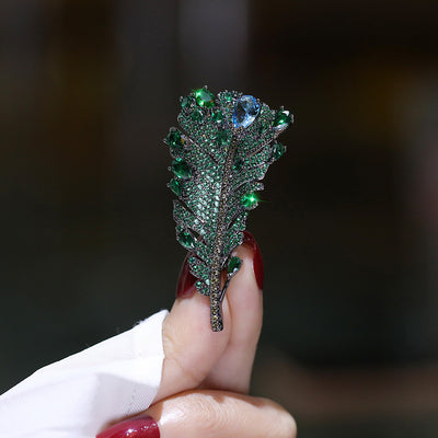 Broche de Cristal Verde Antiguo con Diseño de Pluma - Image 5