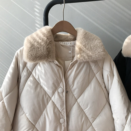 Chaqueta Acolchada para Mujer con Cuello de Piel y Diseño Rombo - Image 22