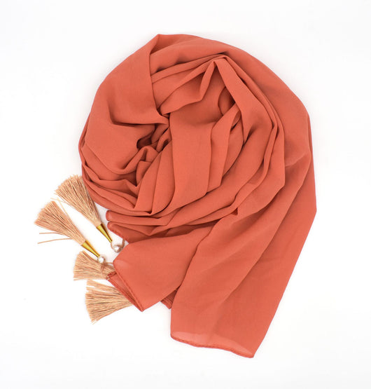 Hijab Elegante con Borlas en las Cuatro Esquinas - Image 11