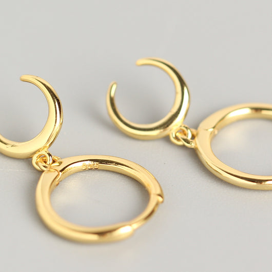 Aretes de Luna Creciente - Joyería Celestial Elegante - Image 3