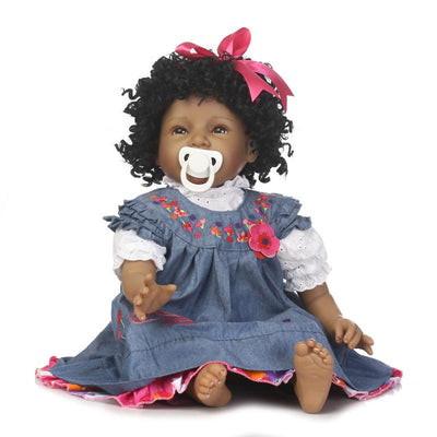 Muñeca de Piel Negra Creativa