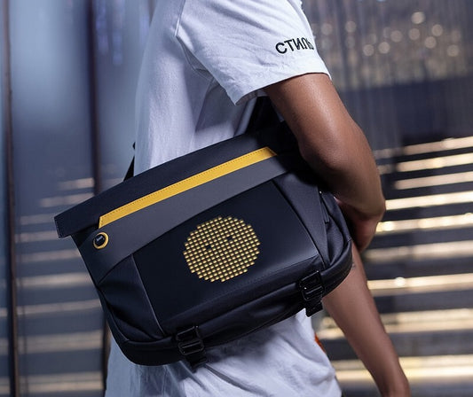 Bolsa Diagonal de Protección para Tablet con Diseño LED Pixel - Image 2