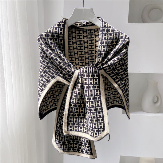 Pashmina de Hombros Anudados con Detalles en Contraste - Image 9