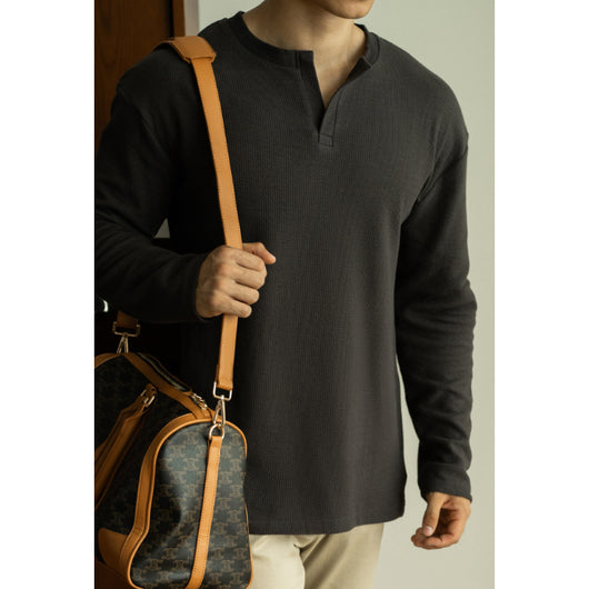Camiseta Básica Cuello V Manga Larga para Hombre - Image 4