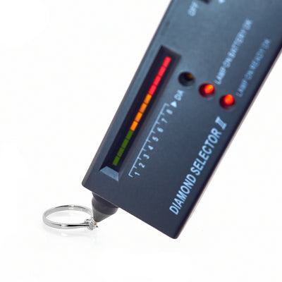 Anillo de Plata con Moissanita Incrustada - Diseño Minimalista - Image 5