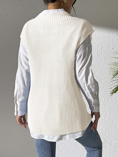 Chaleco Tejido con Perlas en Escote V - Elegancia Minimalista - Image 24