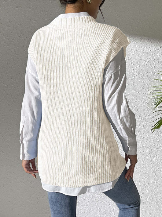 Chaleco Tejido con Perlas en Escote V - Elegancia Minimalista - Image 24