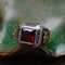 Anillo de Plata Tailandesa para Hombre con Cristal Rojo