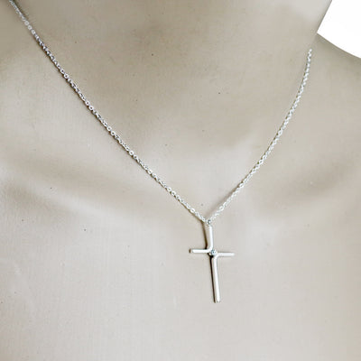Collar con Cruz de Acero de Titanio - Diseño Sencillo y Moderno - Image 5