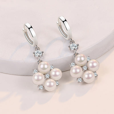 Aretes Largos con Perlas y Cristales Brillantes