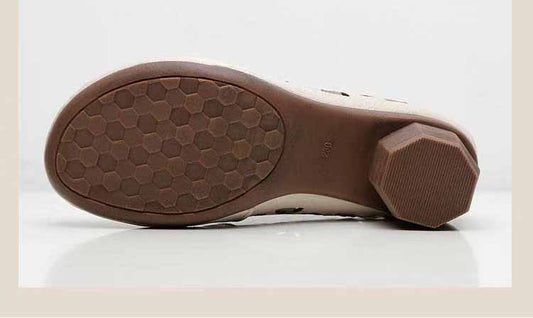 Zuecos Retro de Cuero PU con Detalles Calados - Cómodos Slip-On para Mujer - Image 2
