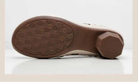 Zuecos Retro de Cuero PU con Detalles Calados - Cómodos Slip-On para Mujer