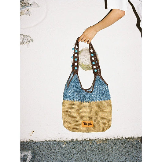 Bolsa Tejida Artesanal con Cuentas de Madera - Diseño Bicolor para Hombro - Image 11