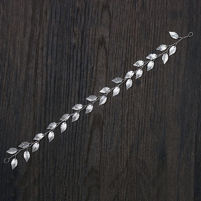 Diadema Elegante con Detalles de Oro y Plata - Image 10