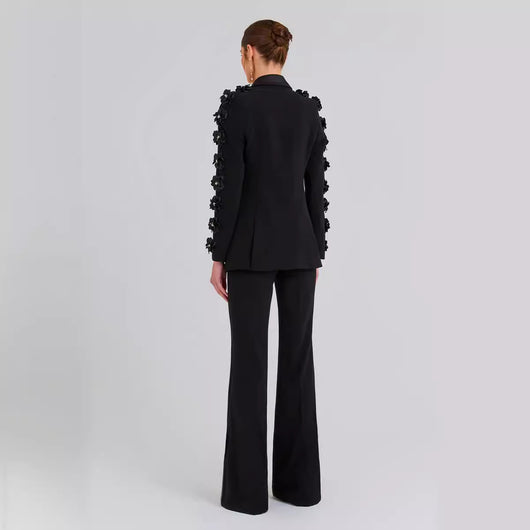 Conjunto Elegante de Dos Piezas con Flores para Mujer - Image 2