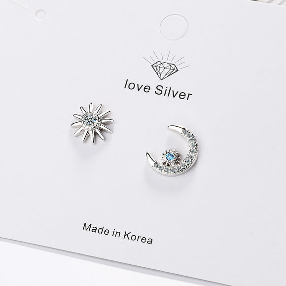 Aretes Asimétricos Luna y Estrella - Elegancia Minimalista para Mujer