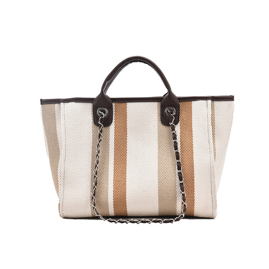 Bolsa de Cadena Portátil con Textura Rayada y Detalles en Contraste - Image 12