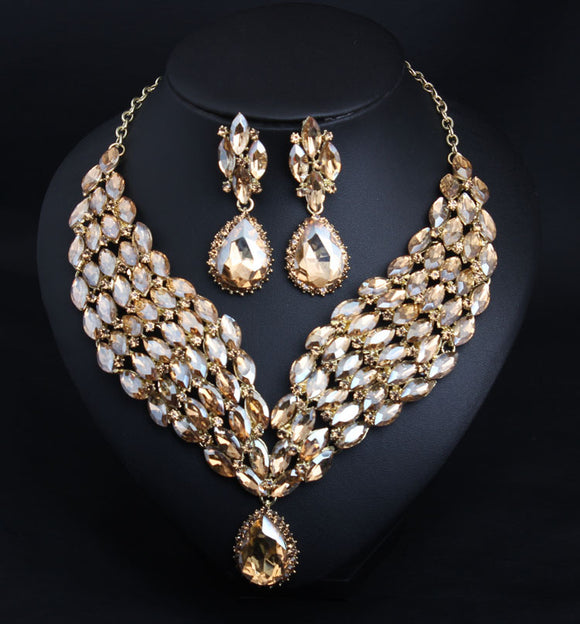 Juego de Collar y Aretes de Cristal Africano
