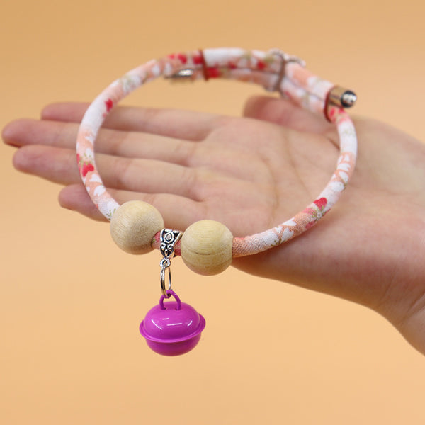 Collar Repelente de Insectos con Madera de Alcanfor y Campana para Perros