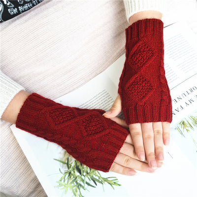 Guantes sin dedos con patrón de diamantes - Image 19