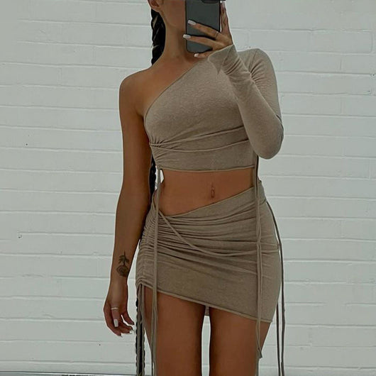 Conjunto Crop Top Asimétrico con Falda Fruncida Lateral - Image 18
