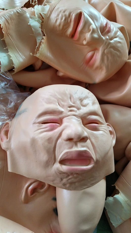 Máscara de Látex de Expresión Triste - Image 3