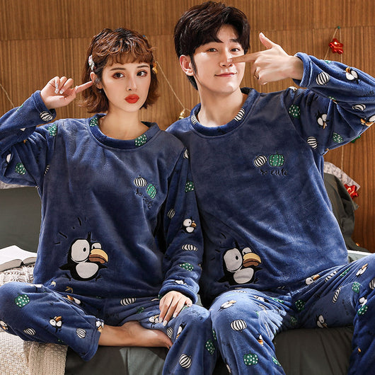 Pijama de Pareja en Franela Gruesa y Terciopelo - Conjunto Abrigado para Casa - Image 25