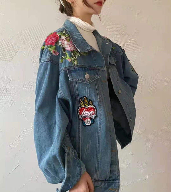 Chaqueta Denim Floral Suelta con Detalles Perforados