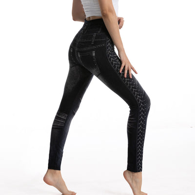 Pantalones Capri Slim Fit Transpirables en Negro - Image 8