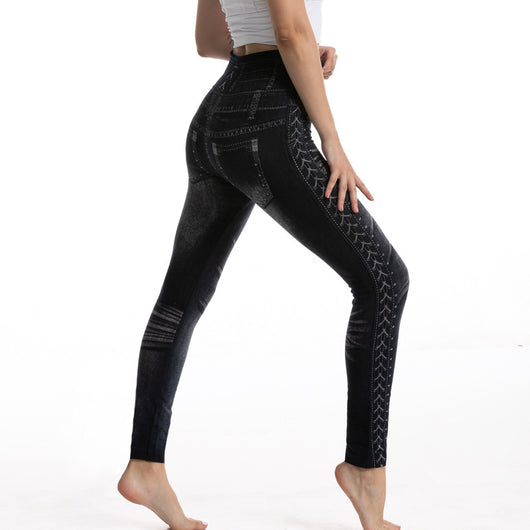 Pantalones Capri Slim Fit Transpirables en Negro - Image 8