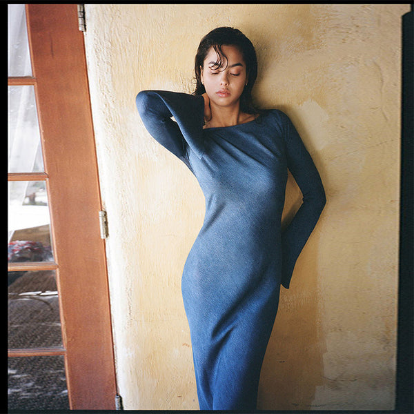 Vestido Largo de Seda Azul con Protección Solar - Estilo Vacacional