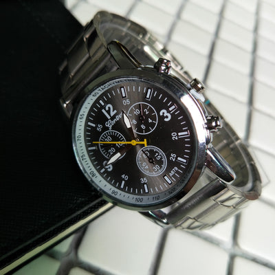 Reloj de Acero con Correa de Metal y Seis Esferas - Image 6