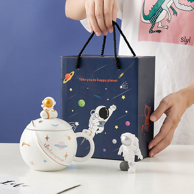 Taza Cerámica Astronauta con Diseño Planetario