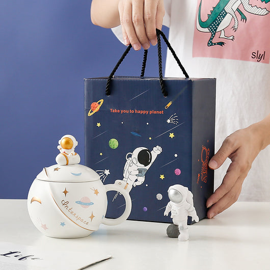 Taza Cerámica Astronauta con Diseño Planetario
