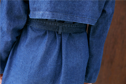 Chaqueta Cortavientos Casual para Mujer con Falda Denim Ajustada - Image 18