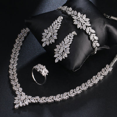 Conjunto de Aretes de Novia con Circonita y Borla Elegante - Image 4