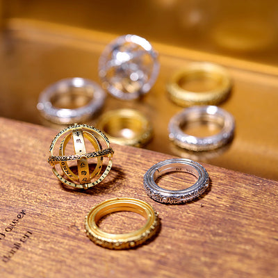 Anillo Universo Giratorio con Bola Astronómica - Diseño Retro para Parejas - Image 2
