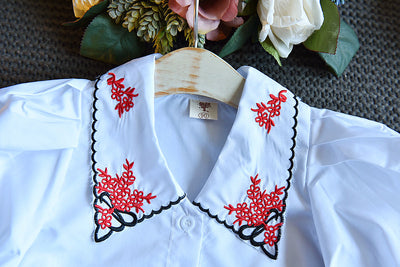 Conjunto Infantil Blusa con Cuello Bordado y Falda Denim - Image 9