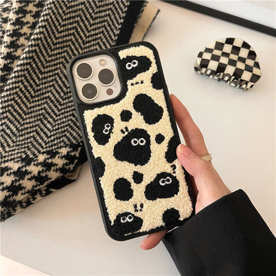 Funda de Felpa Bordada con Adorables Briquetas para Teléfono - Image 12