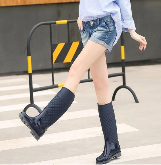 Botas de Lluvia Altas para Mujer con Diseño de Celosía - Image 3