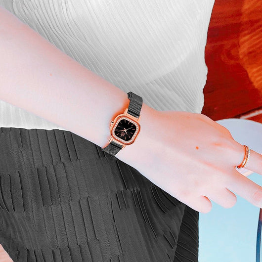 Reloj Cuadrado para Mujer con Malla Metálica y Cristales - Image 13