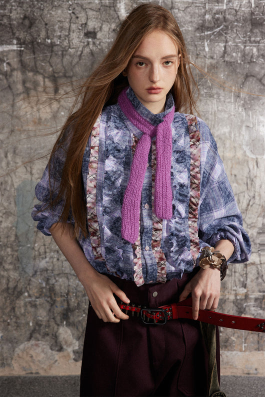 Blusa Holgada con Cuello Solapa y Encaje Plisado - Image 12