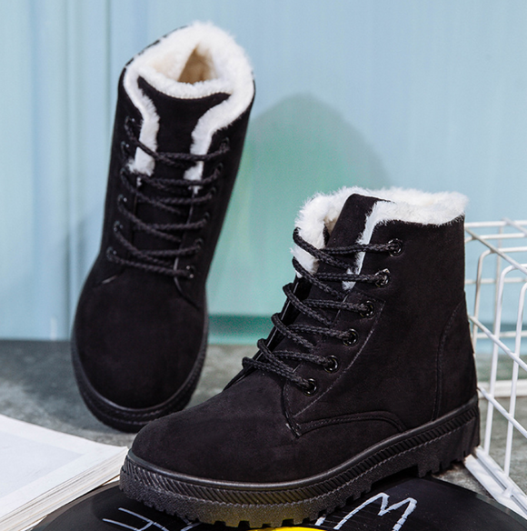 Women's Plus Size Snow Boots with Faux Fur Lining