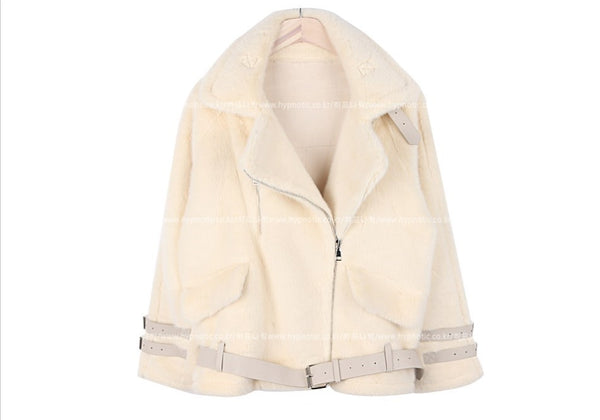 Abrigo de Cuero para Mujer con Detalles de Piel y Hebillas - Image 6
