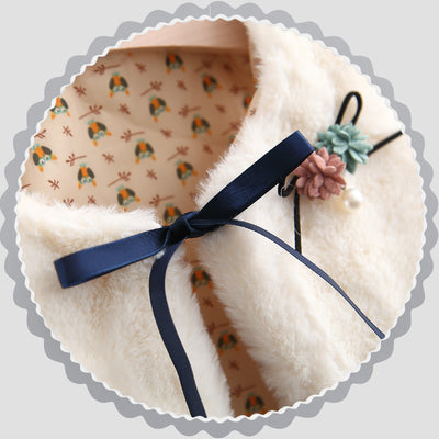 Conjunto de Falda y Blazer para Niñas con Detalles de Terciopelo - Image 3