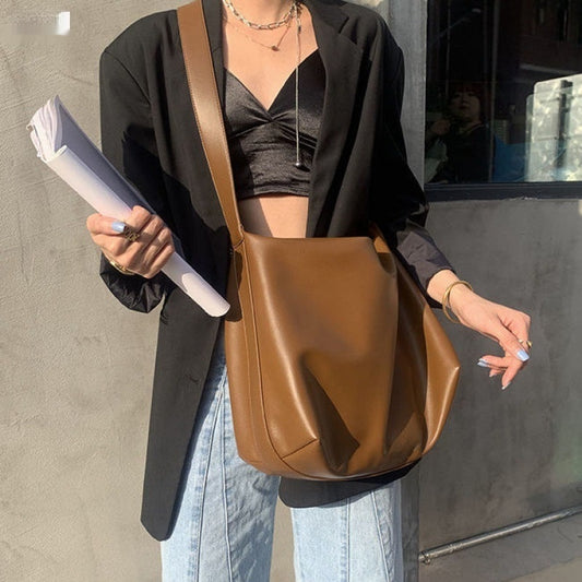 Bolso de Hombro Único en Tela Suave - Diseño Moderno y Versátil