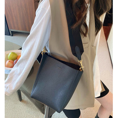 Bolso Bucket Crossbody de Cuero para Mujer - Image 16