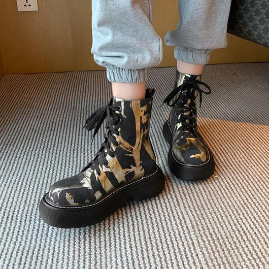 Botas Martin de Plataforma con Estampado en Cuero Genuino - Estilo Nicho Exclusivo - Image 6
